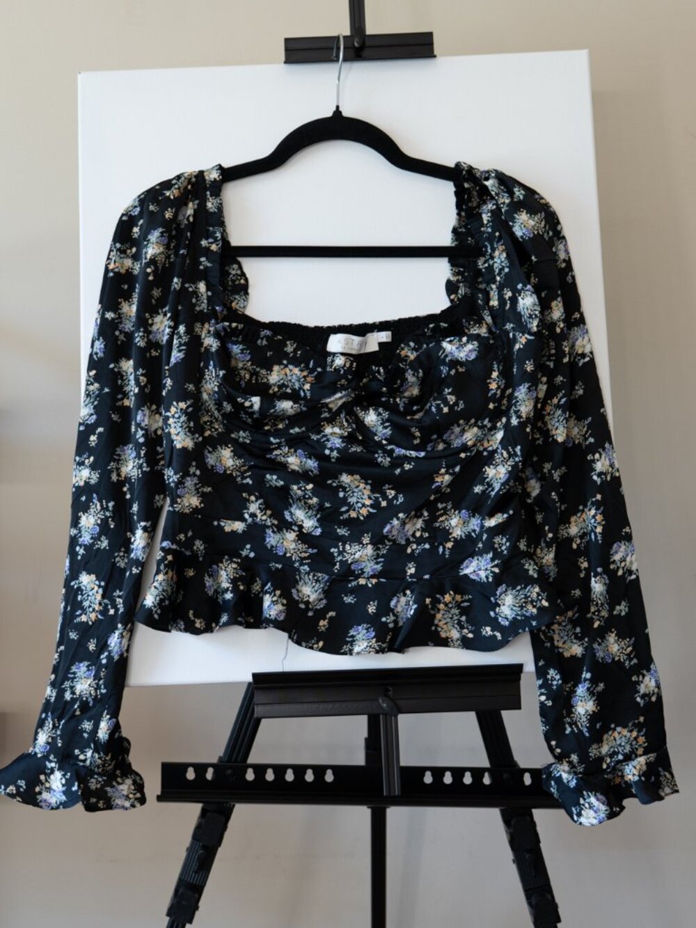 ASTR The Label Floral Long Sleeve Crop Top Size Large